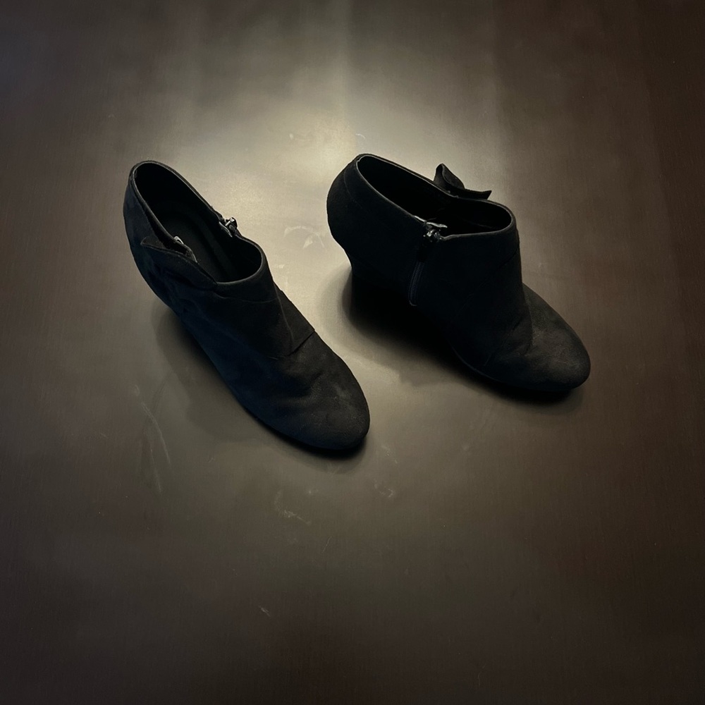 Elegant Black Ankle Boots